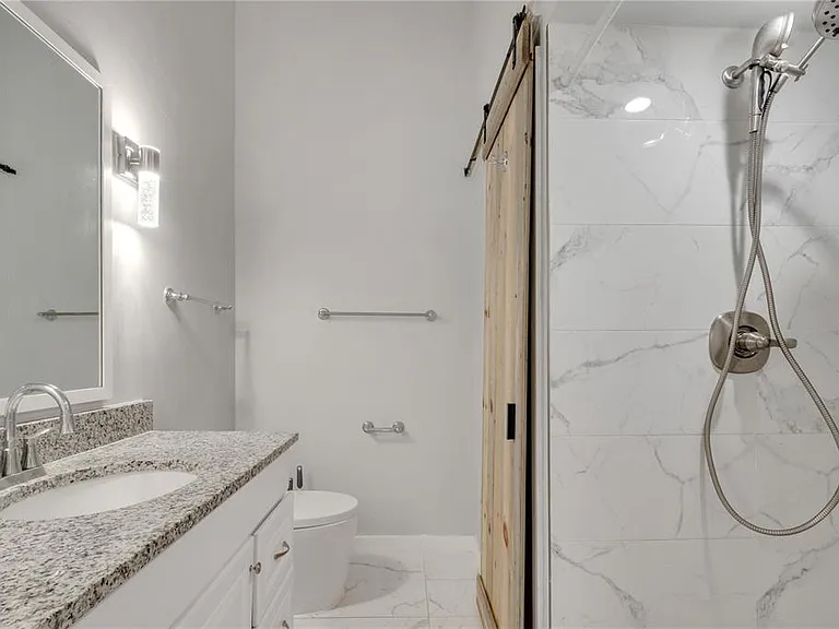 9426 Lake Lotta Cir — Photo 18