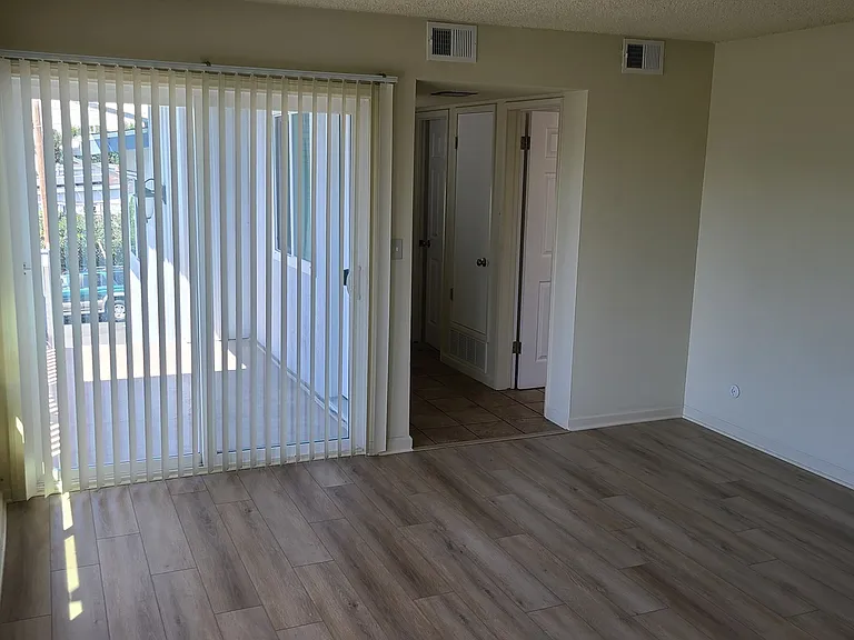 207 Avenida Santa Barbara #C — Photo 9