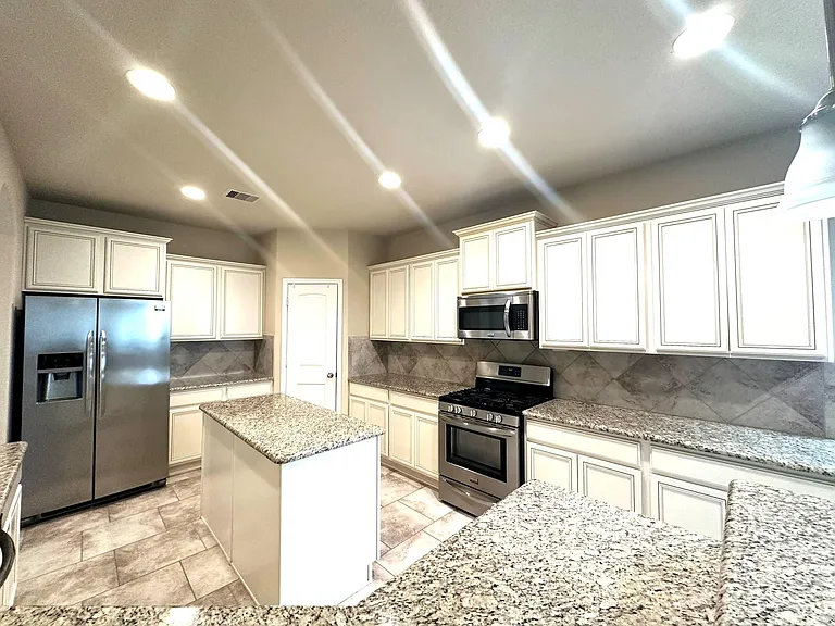22407 Ebbets Field Dr — Photo 6
