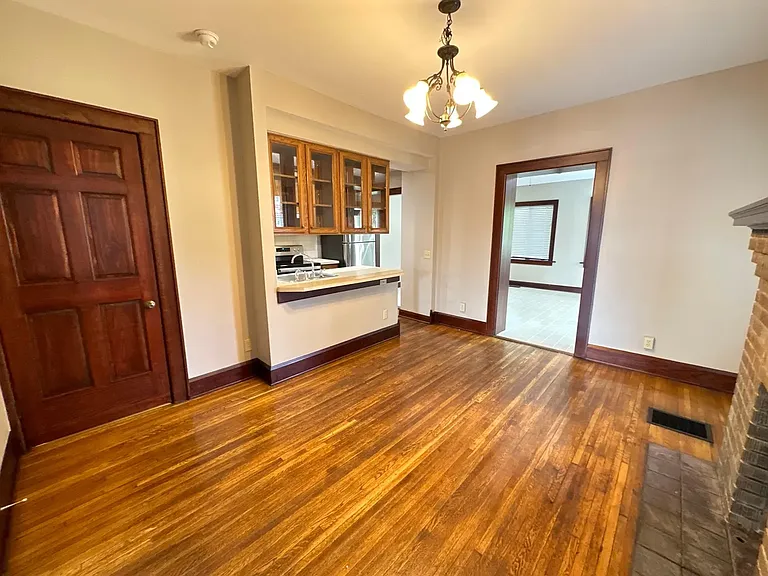 2880 N High St #2880 — Photo 8
