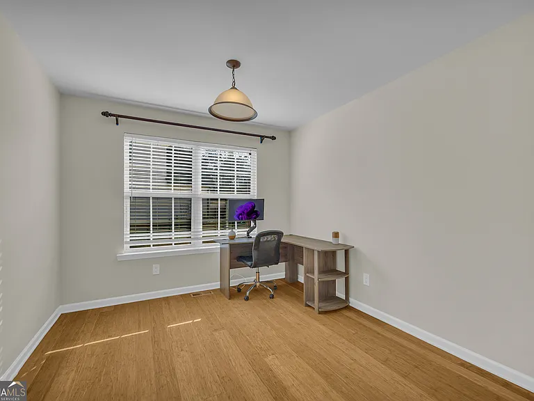 494 Bishop Ct — Photo 10