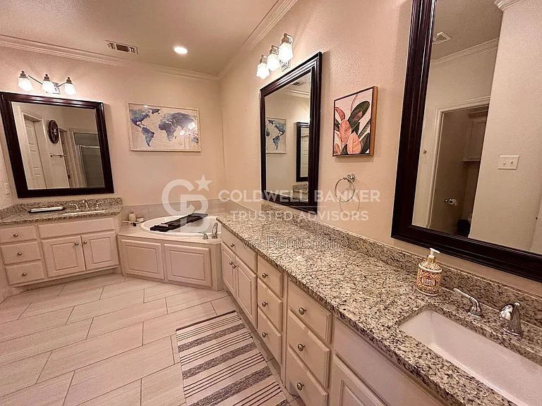 10317 Vernon Dr — Photo 16