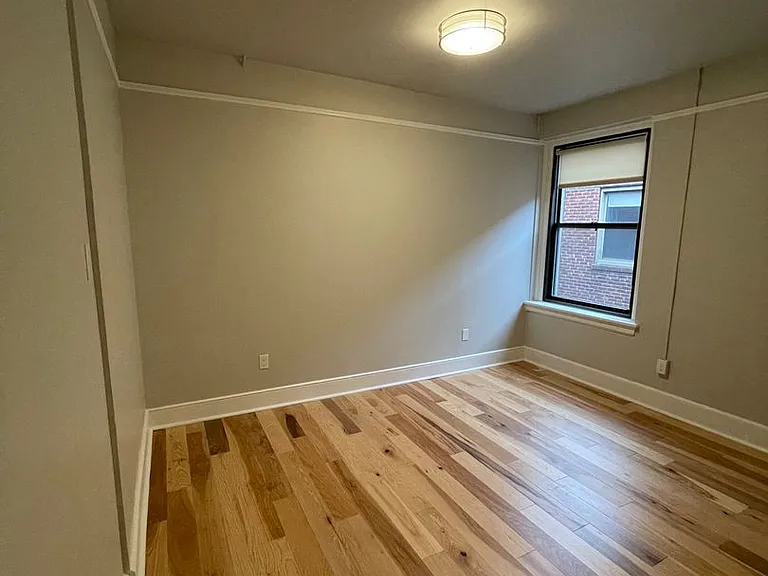 301 Main St — Photo 30