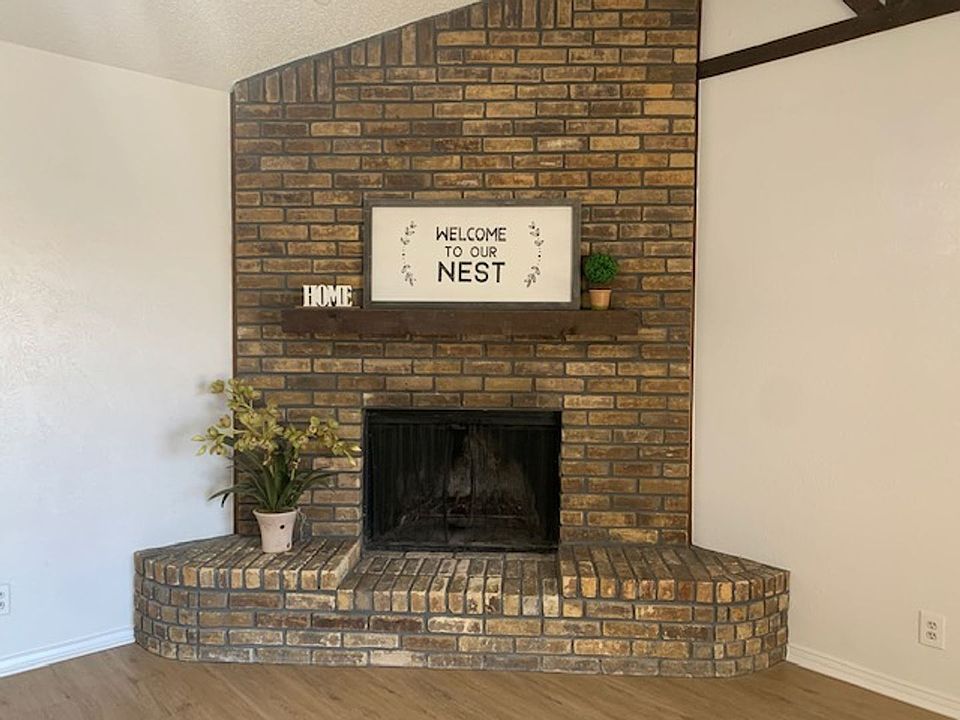 1st image of 1001 Poplar St