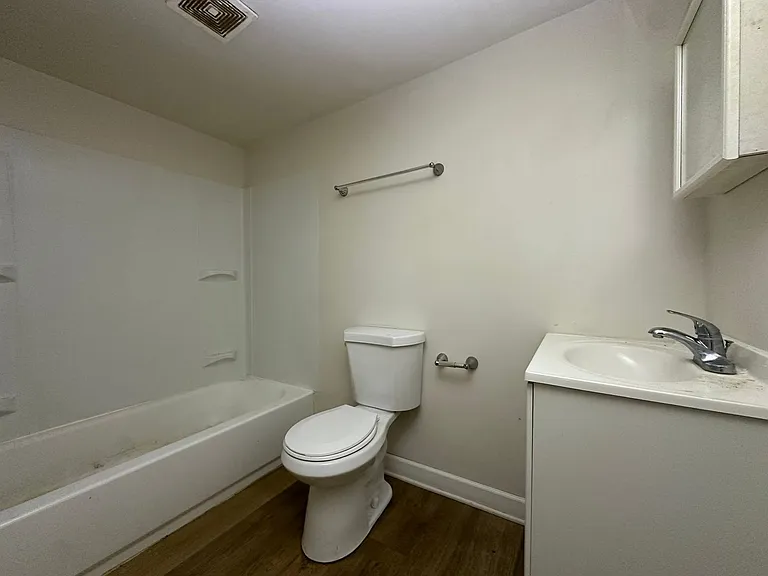 5885 Youngstown Hubbard Rd — Photo 6