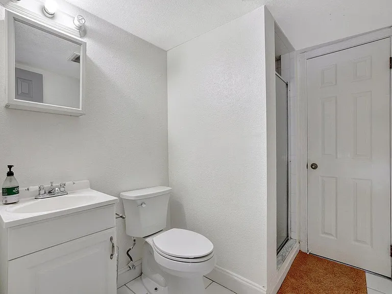 2400 NE 33rd Ave #211 — Photo 26