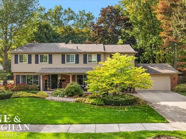 263 Lakeland St, Grosse Pointe, MI 48230