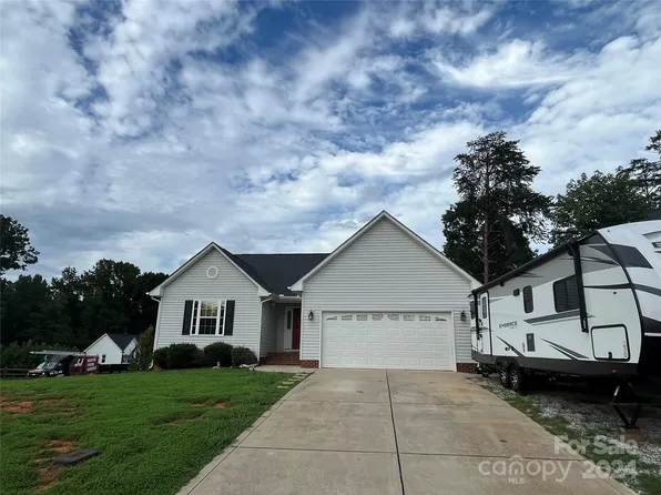 220 Kingsford Dr, Stanley, NC 28164
