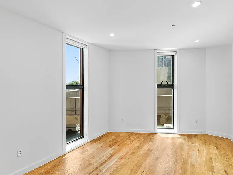 250 S 3rd St #3 — Photo 15
