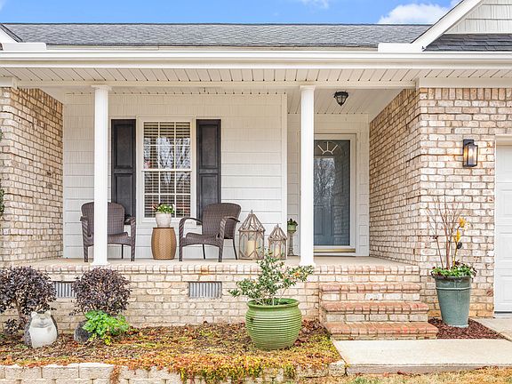 3rd image of 2572 Farrell Rd