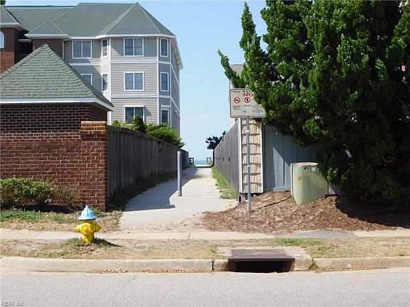2nd image of 2320 Sea Shell Rd APT 203