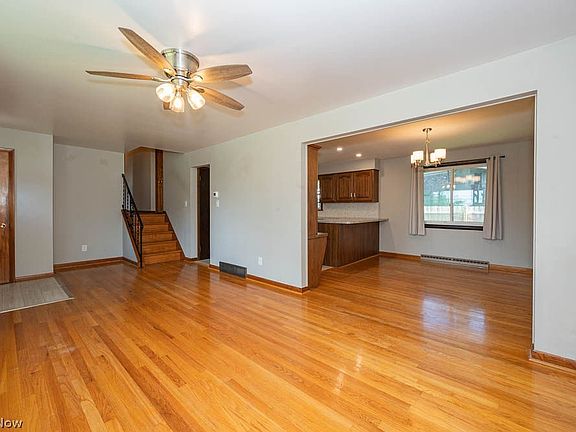 3rd image of 800 Southeast Blvd
