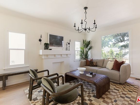 4th image of 2812 Somerset Dr