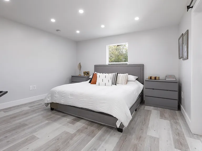 1146 Perpignan Ct — Photo 22