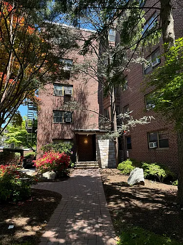 411 Park Pl #2J Photo 1