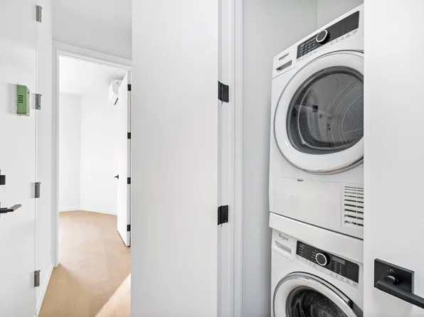 317 Court Street image 11 of 14