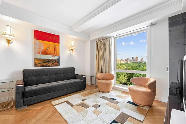 Rented by Sotheby's International Realty | media 11