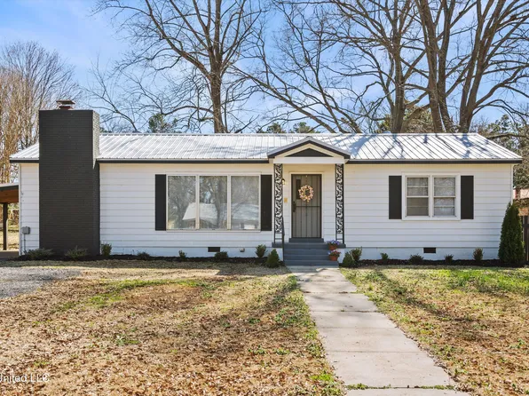 206 Norwood St, Senatobia, MS 38668