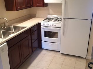 7475 Hardscrapple Dr APT D, Saint Louis, MO 63123