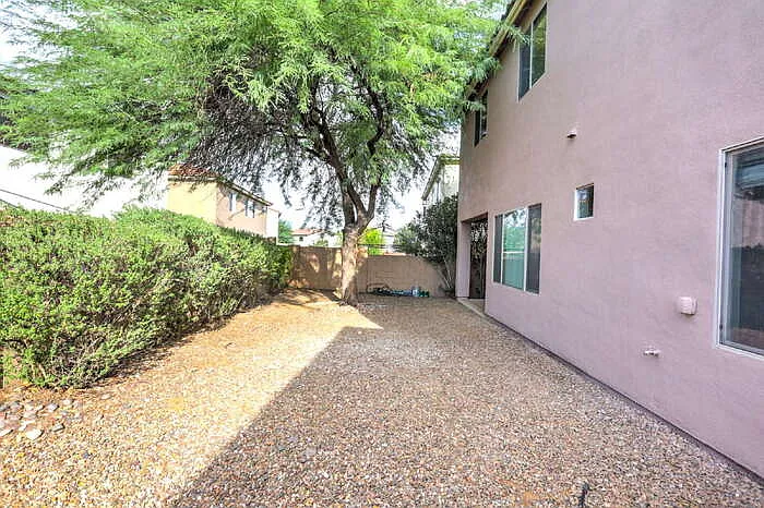 137 E Camino Del Abedul — Photo 31