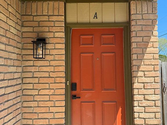 3rd image of 225 Glenbrook Dr #A