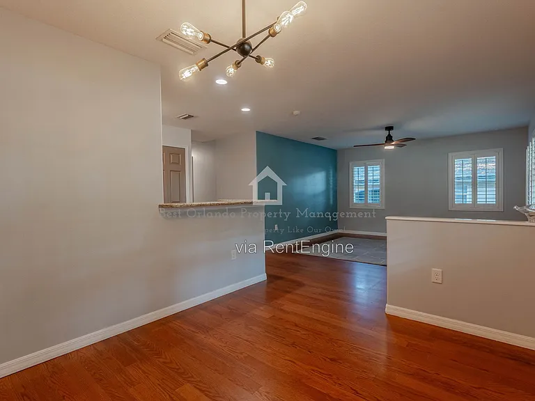 2403 Mayer St — Photo 12