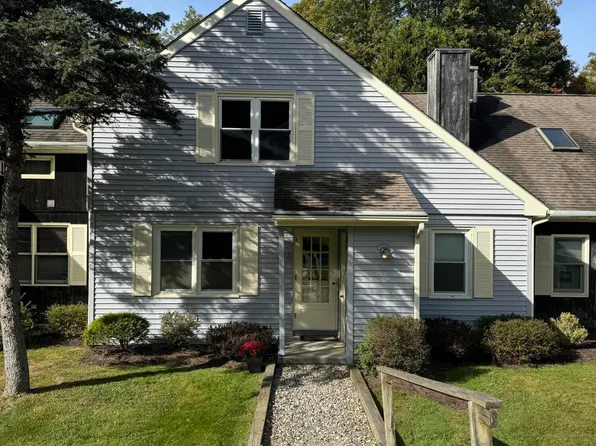 1012 Beaver Pond Rd, Lanesborough, MA 01237