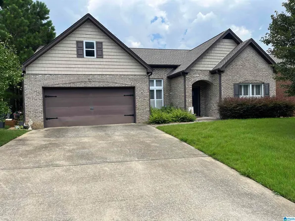 915 Valley Cir, Leeds, AL 35094