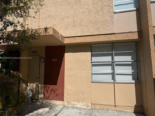 6007 SW 69th St #74, South Miami, FL 33143