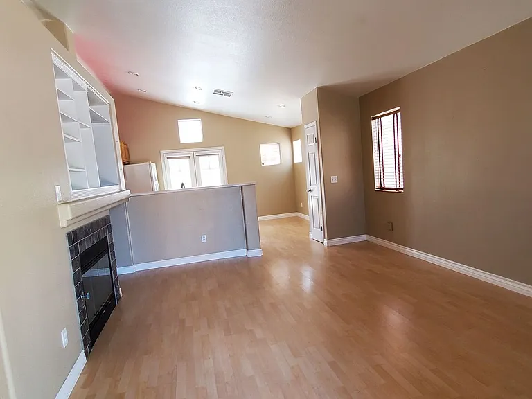 8909 Colorful Pines Ave — Photo 6