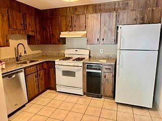 3rd image of 305 Pine St APT 12
