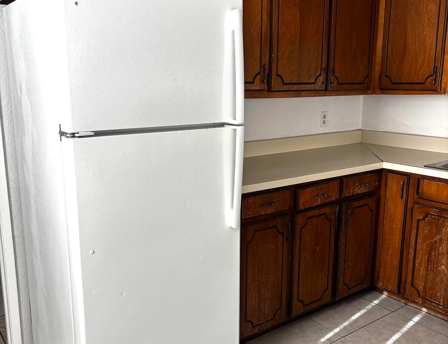 2 bed, 1.0 bath, 777 sqft, $900 — Photo 3