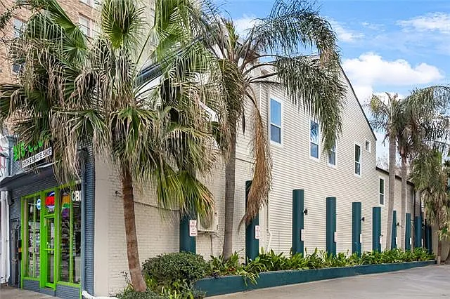 2021 Saint Charles Ave #1A