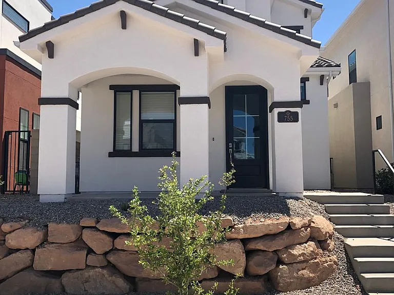 750 W Scarlet Hill Dr — Photo 1