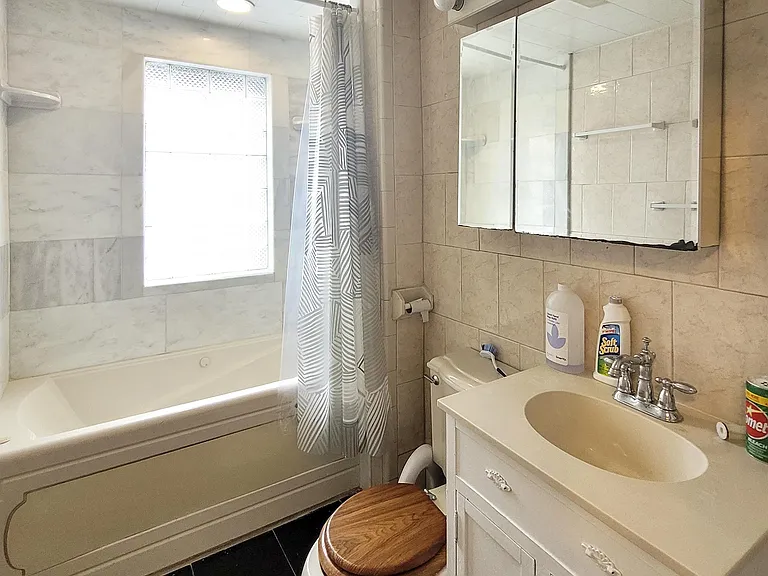 4 Mark St #3 — Photo 10