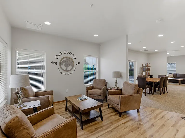 Oak Springs Apartments — Photo 58