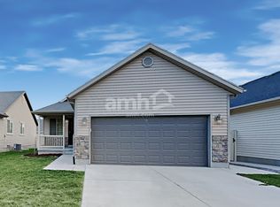 1604 E Shadow Dr, Eagle Mountain, UT 84005