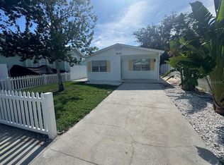 3042 Highland St N, Saint Petersburg, FL 33704