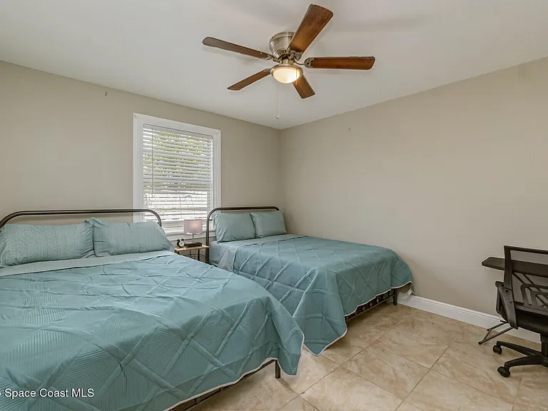 4361 Silver Lake Dr — Photo 16