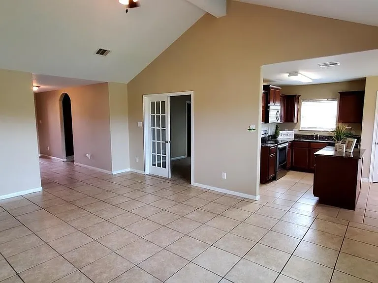 30911 E Lost Creek Blvd — Photo 3