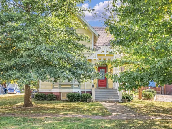 104 N Central Ave, Urbana, IL 61801