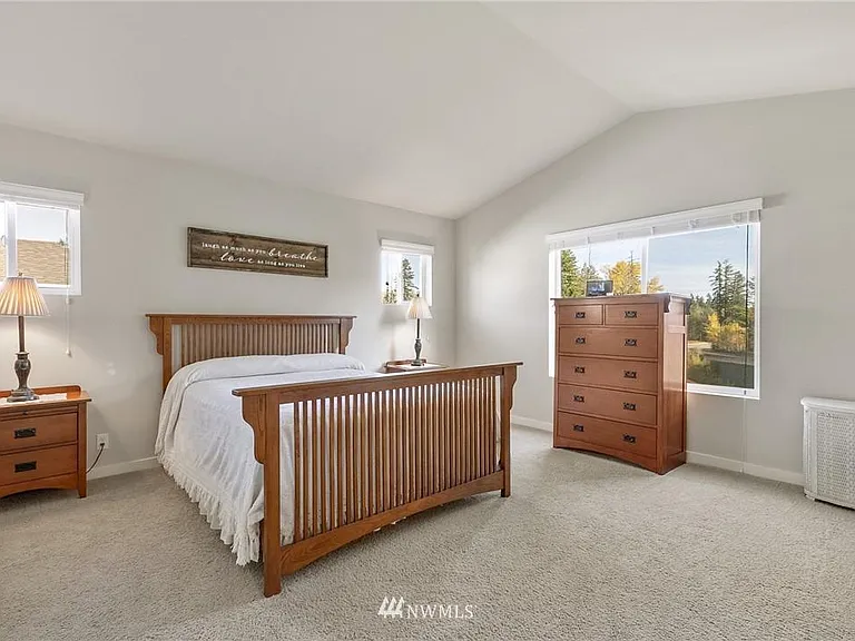 6422 Victoria Ave SE — Photo 13