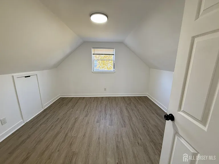 1060 Terrace Blvd — Photo 12