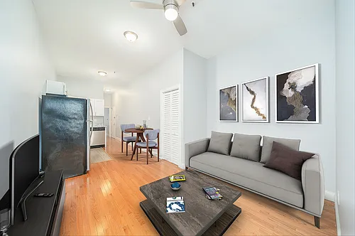 811 Park Ave #2 Photo 1
