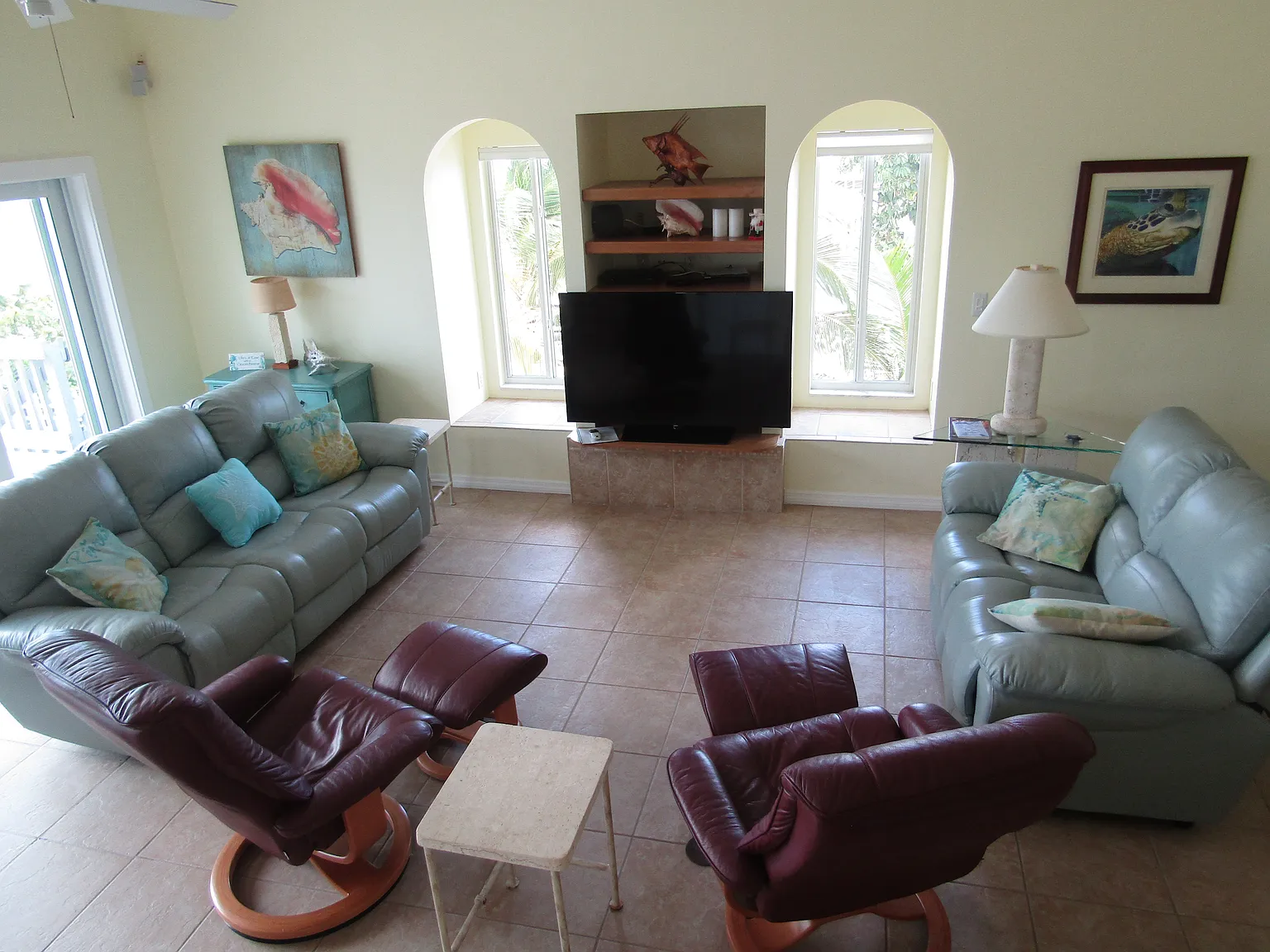 3 bed, 2100 sqft, $14,000 — Photo 4