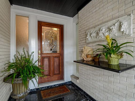 A very welcoming entrance!