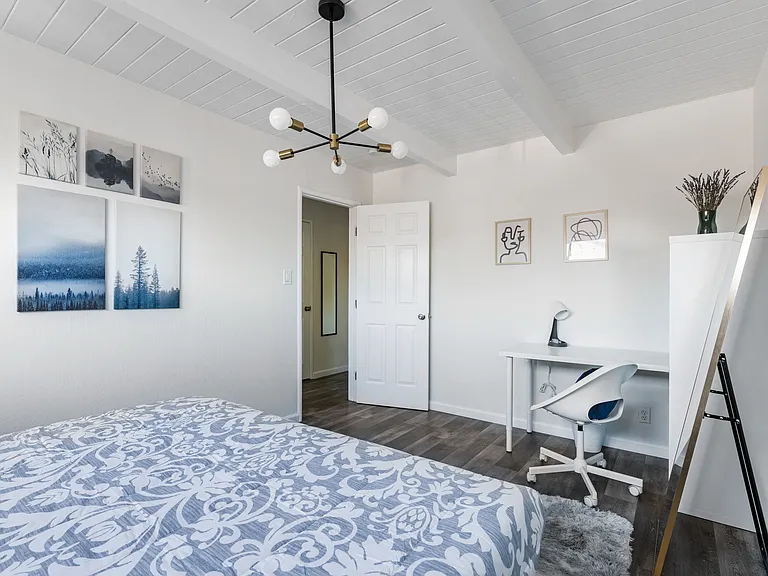 2312 Bonar St #B — Photo 29
