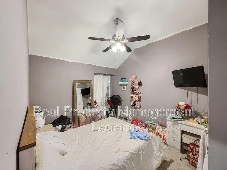 417 Cooper St — Photo 9