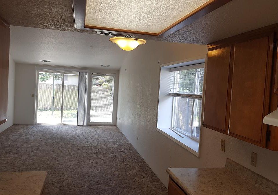 2nd image of 1414 Kokanee Ln