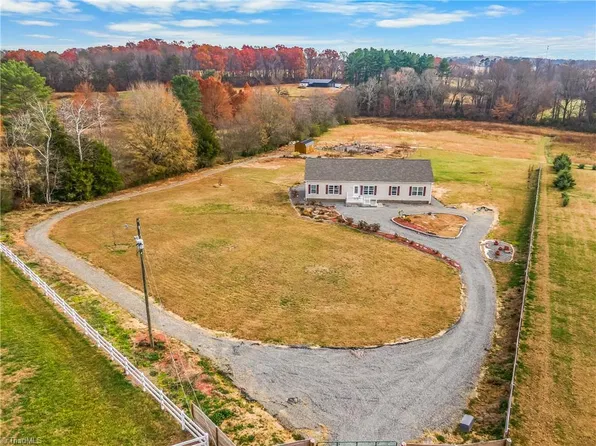 251 Palamino Trl, Dobson, NC 27017